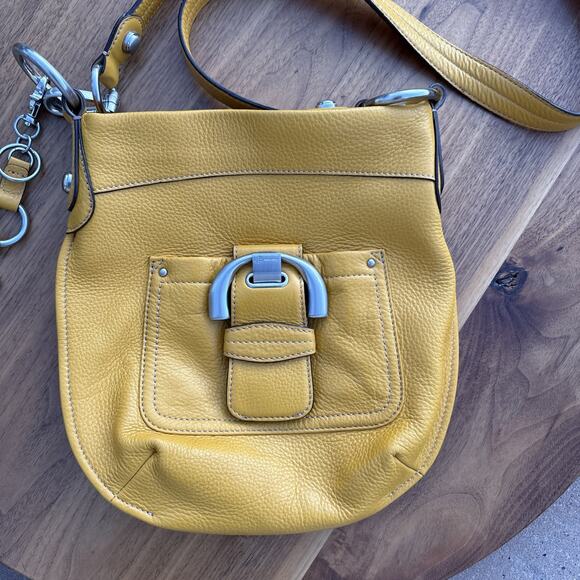 B. Makowsky Yellow Soft Pebbled Leather Crossbody Convertible Strap Bag Purse - Picture 2 of 8